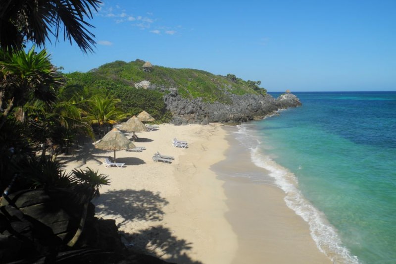 Roatan Beach Day at Paya Bay – Nature & Relax