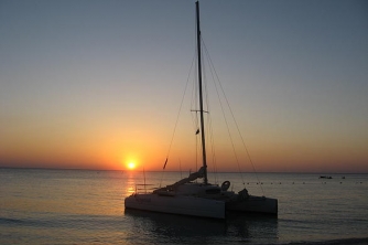 Roger’s Cat Catamaran – Roatan Snorkeling Cruise