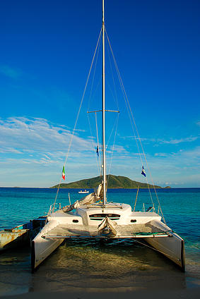 Roger’s Cat Catamaran – Roatan Snorkeling Cruise