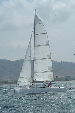 Roger’s Cat Catamaran – Roatan Snorkeling Cruise