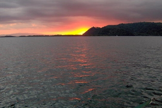 Roger’s Cat Catamaran – Roatan Snorkeling Cruise
