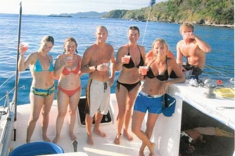 Roger’s Cat Catamaran – Roatan Snorkeling Cruise