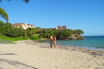 Roatan Beach Day at Paya Bay – Nature & Relax