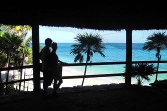 Roatan Beach Day at Paya Bay – Nature & Relax