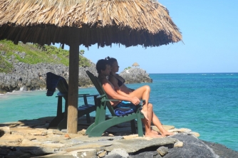 Roatan Beach Day at Paya Bay – Nature & Relax