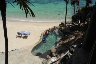 Roatan Beach Day at Paya Bay – Nature & Relax